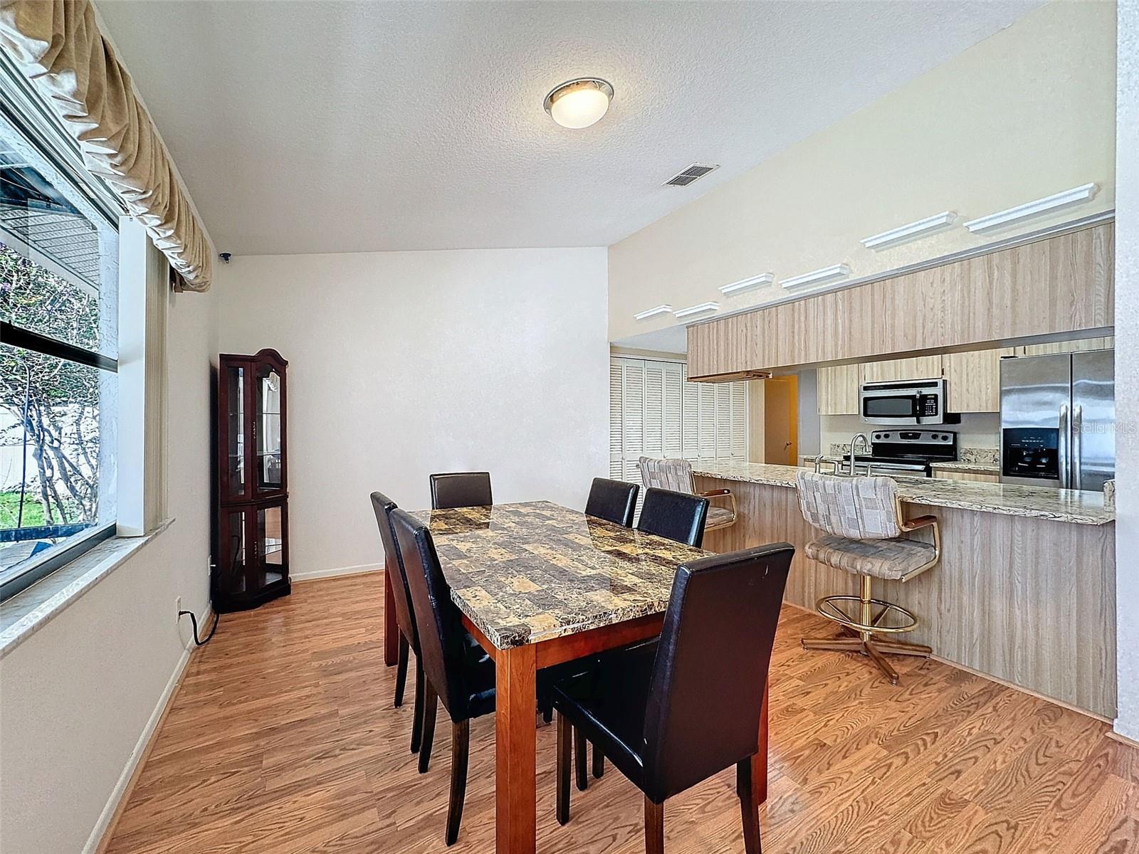 Breakfast Bar in Dining Room