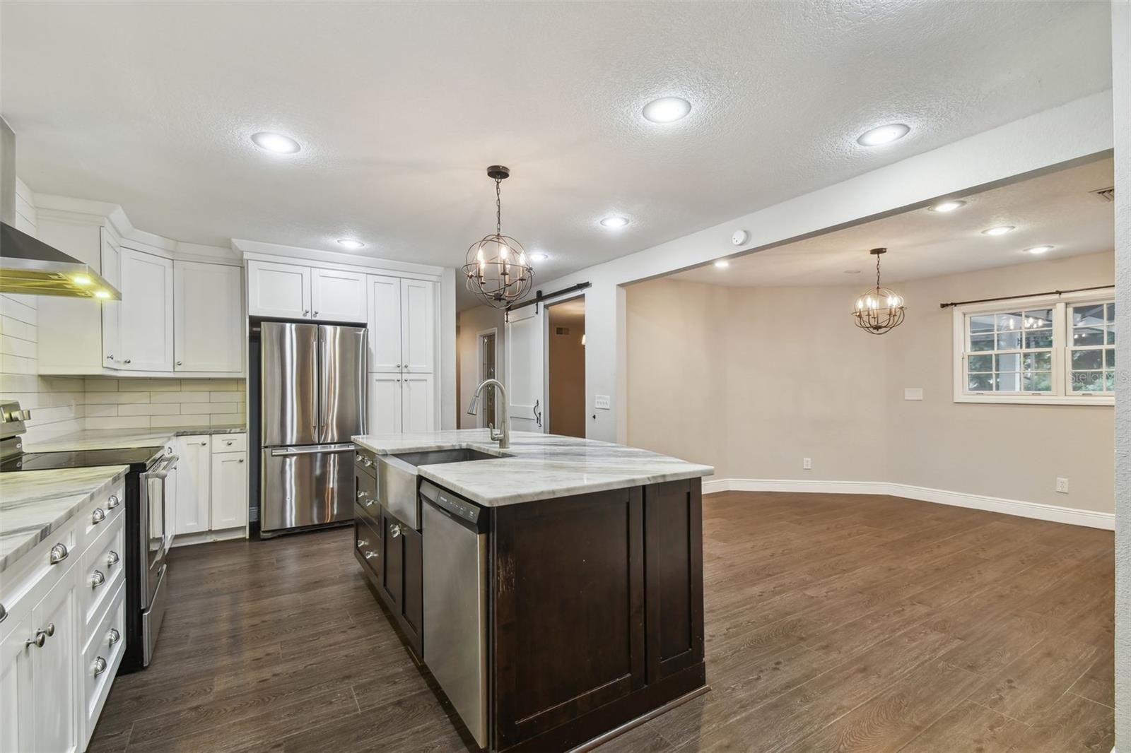 Kitchen-Breakfast Nook