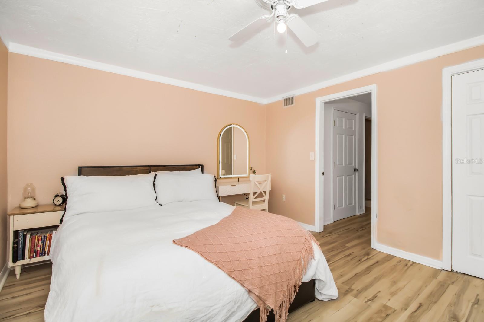 Spacious Primary Bedroom with en-suite bathroom