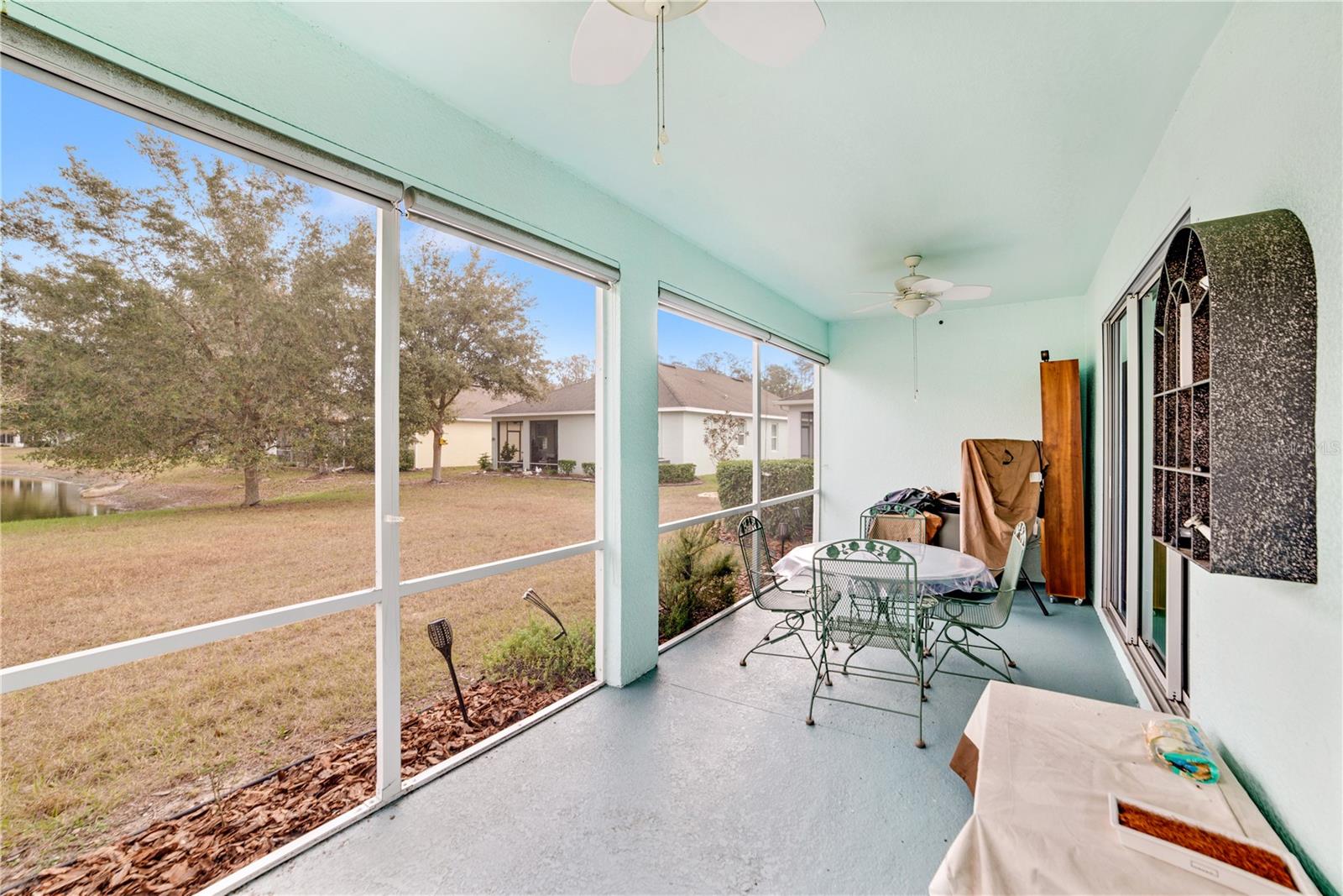 OVER-SIZED SCREENED LANAI