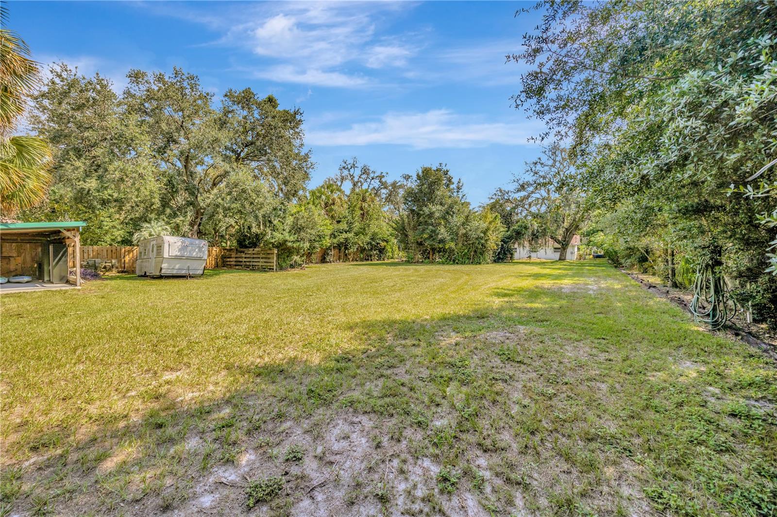 Beautiful HUGE backyard with endless