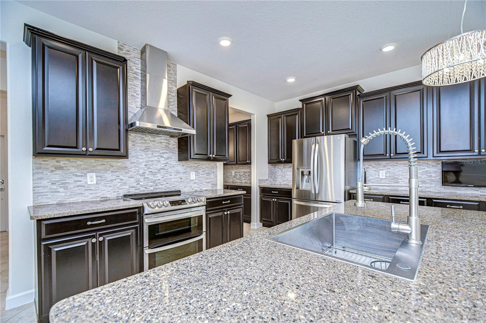 Stunning tile backsplash!