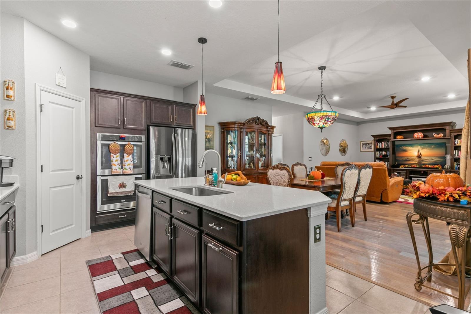 Gourmet Kitchen | Dining Room