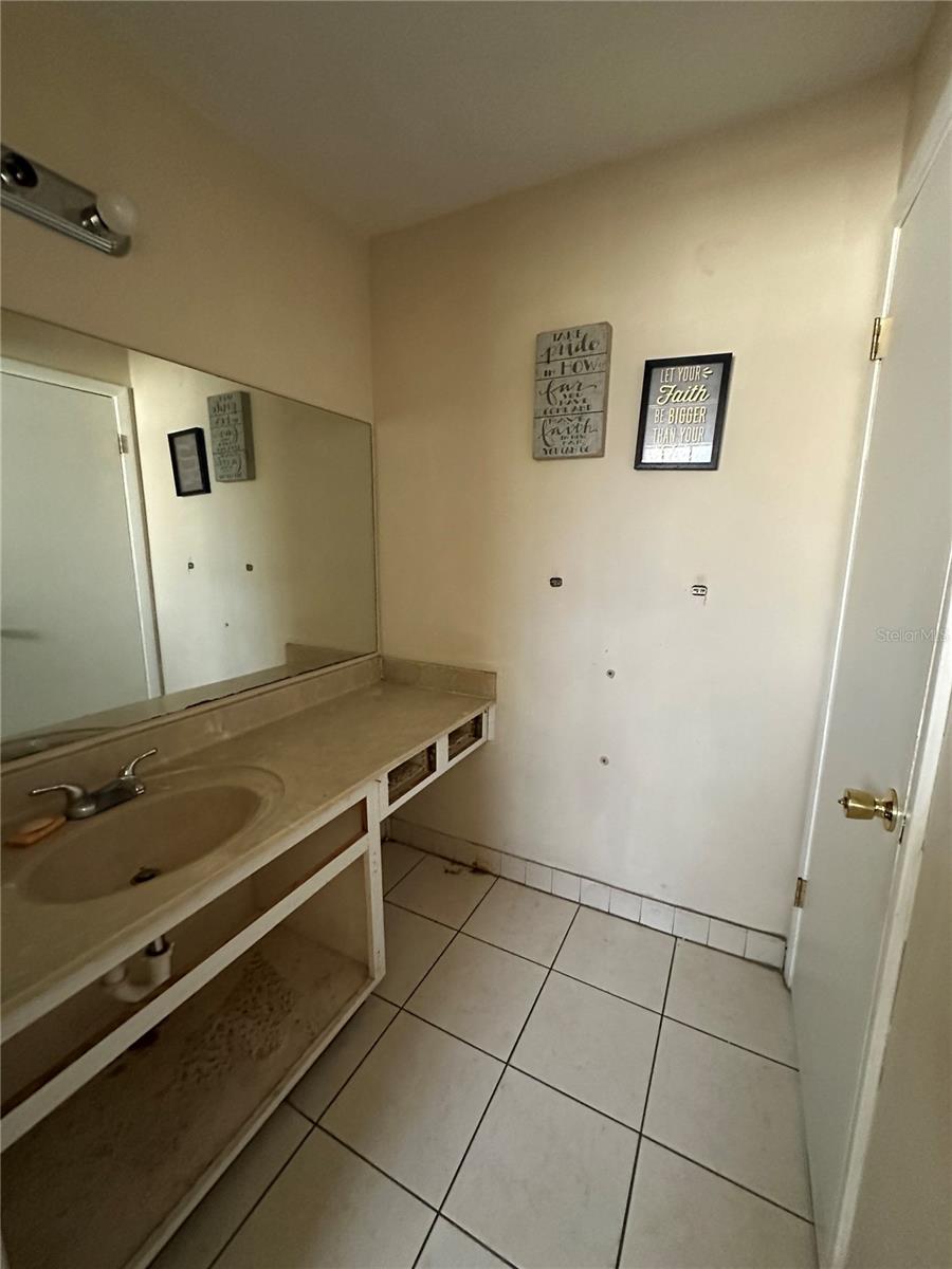 2nd bathroom