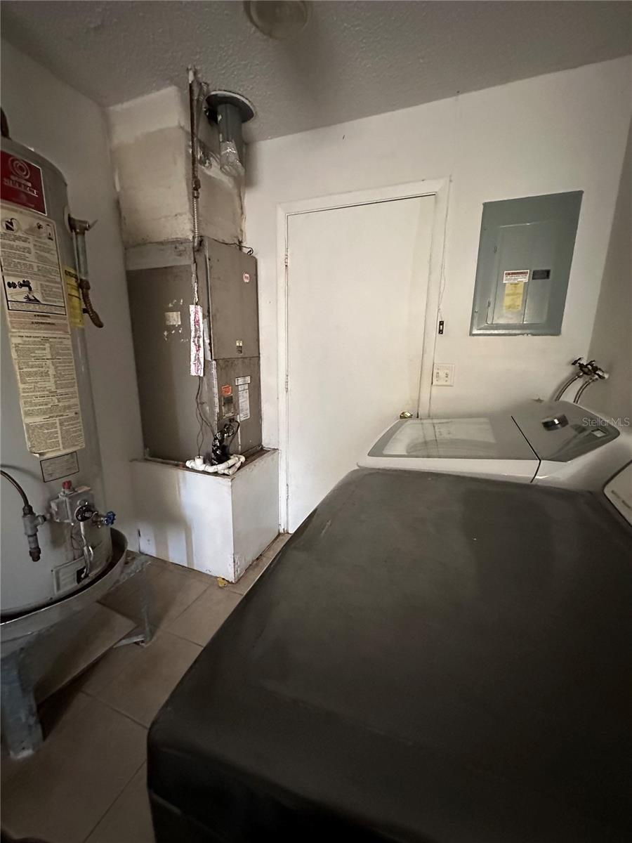 Laundry room/garage