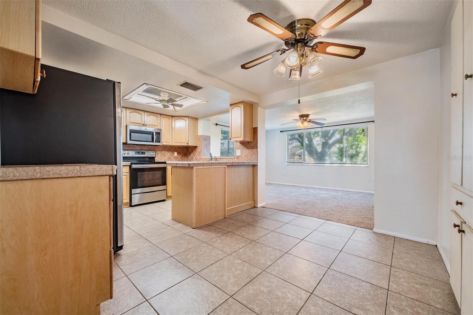 Big eat-in kitchen - between living room and "bonus" room!