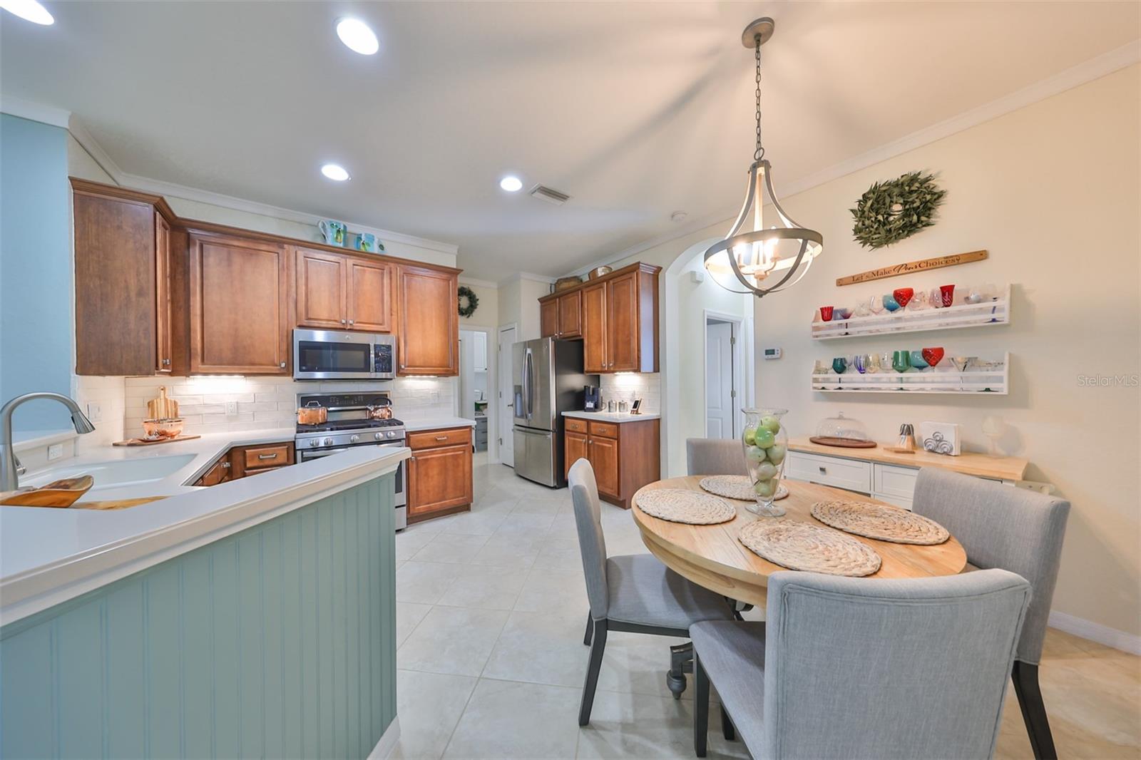 Kitchen with a dining area