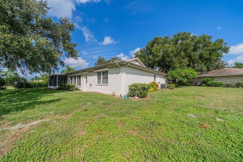 side of home showing large lot