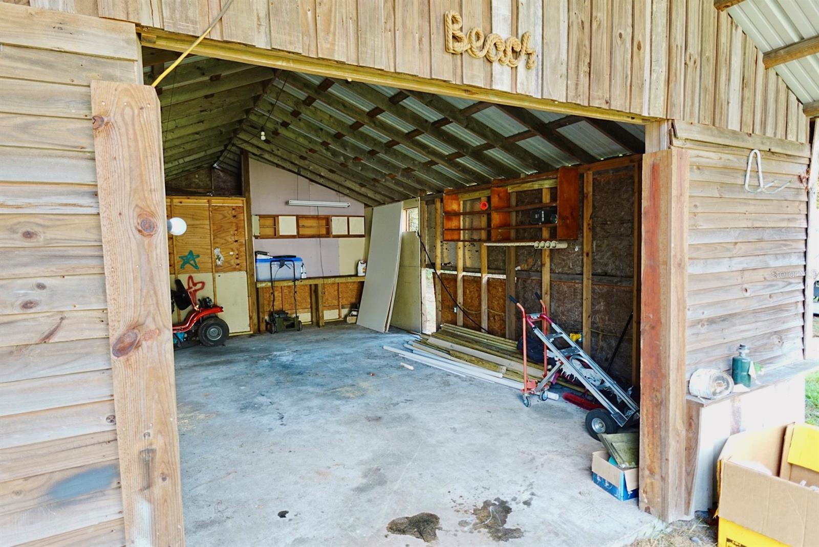 20x36ft Garage, Storage, Work-Bench!