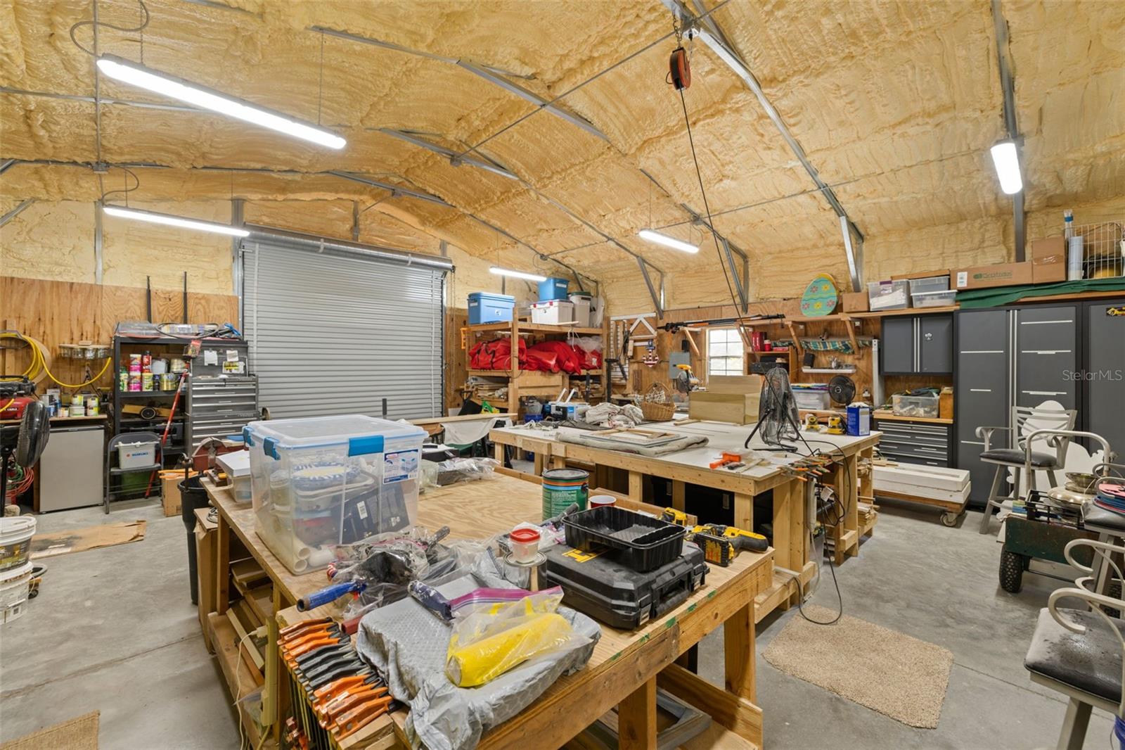 Workshop has electric & is 27x29