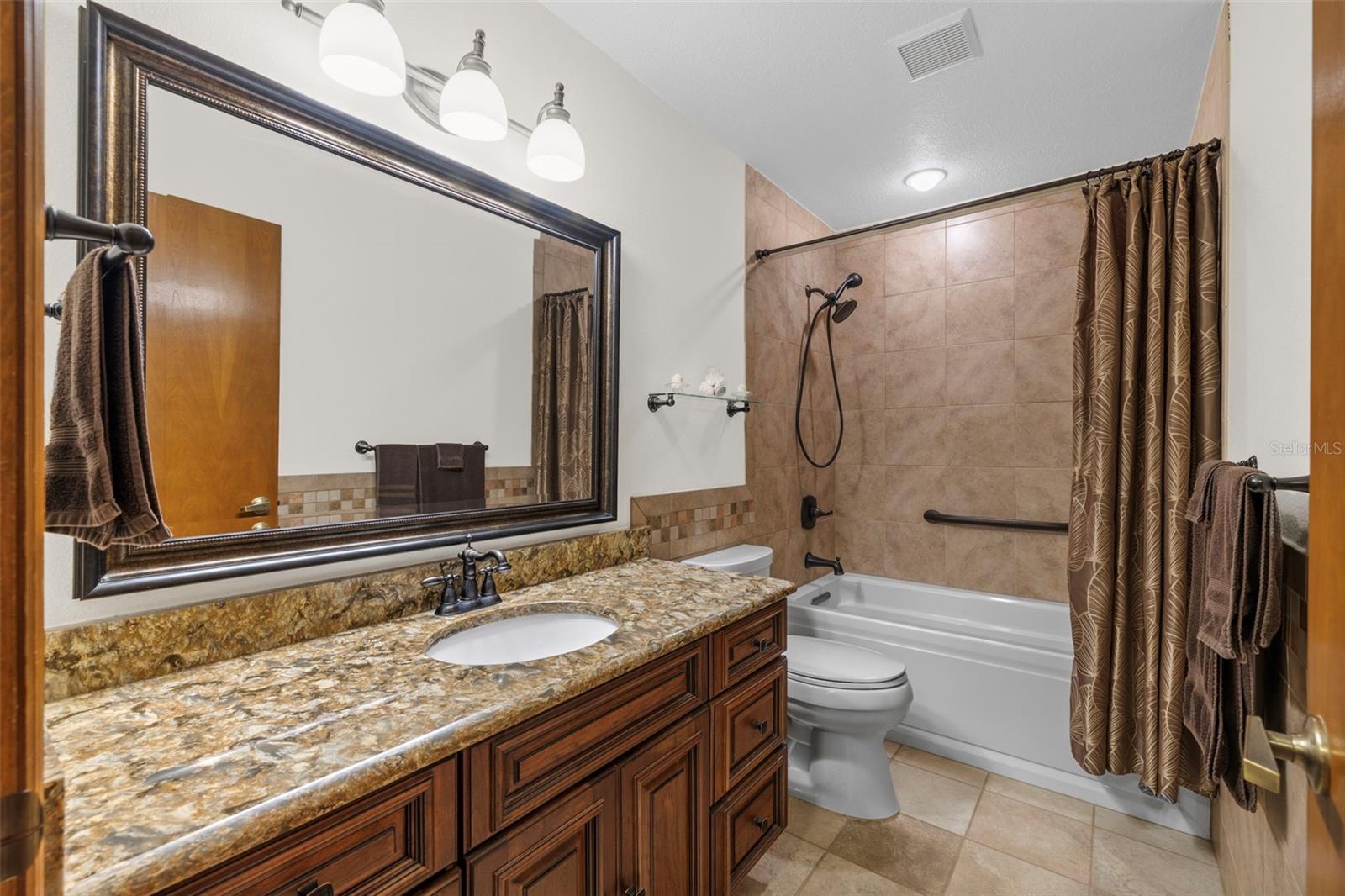 bathroom with jetted tub