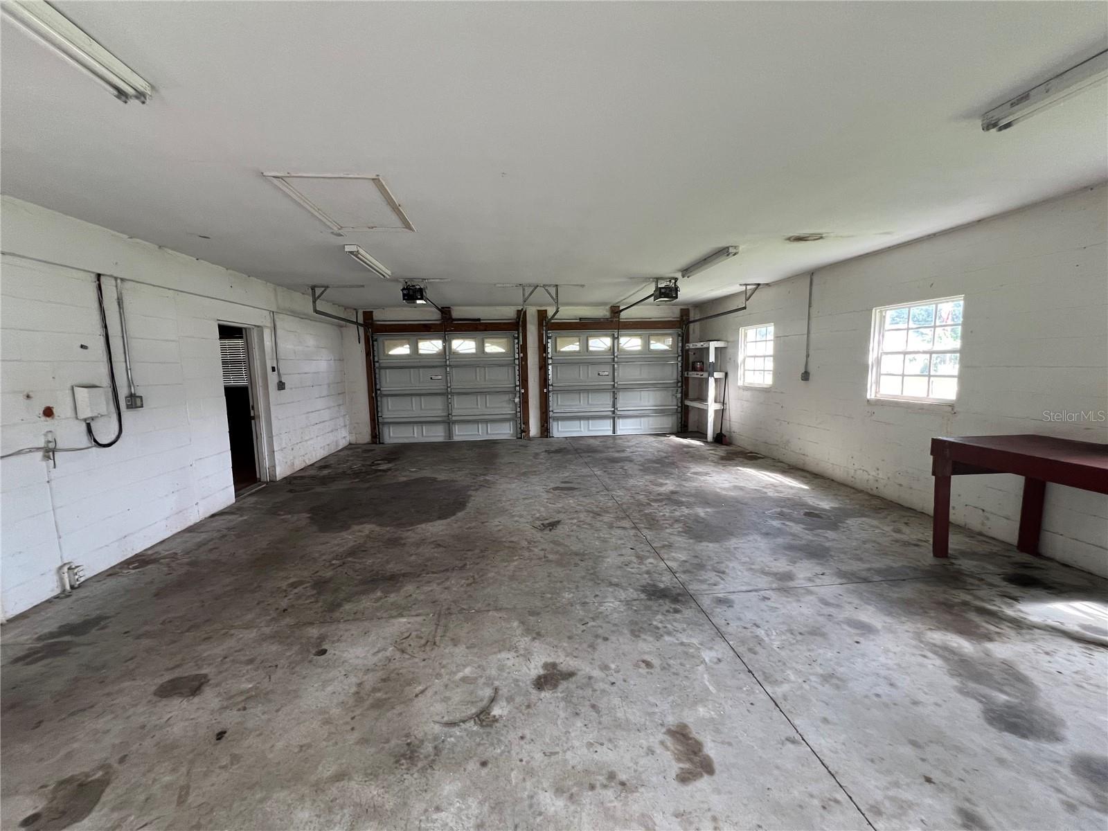 Big, Big Garage - 4043 Burrows RD, Zephyrhills, FL