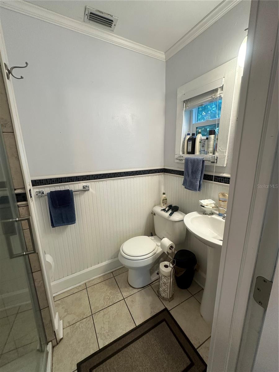 En Suite Bathroom
