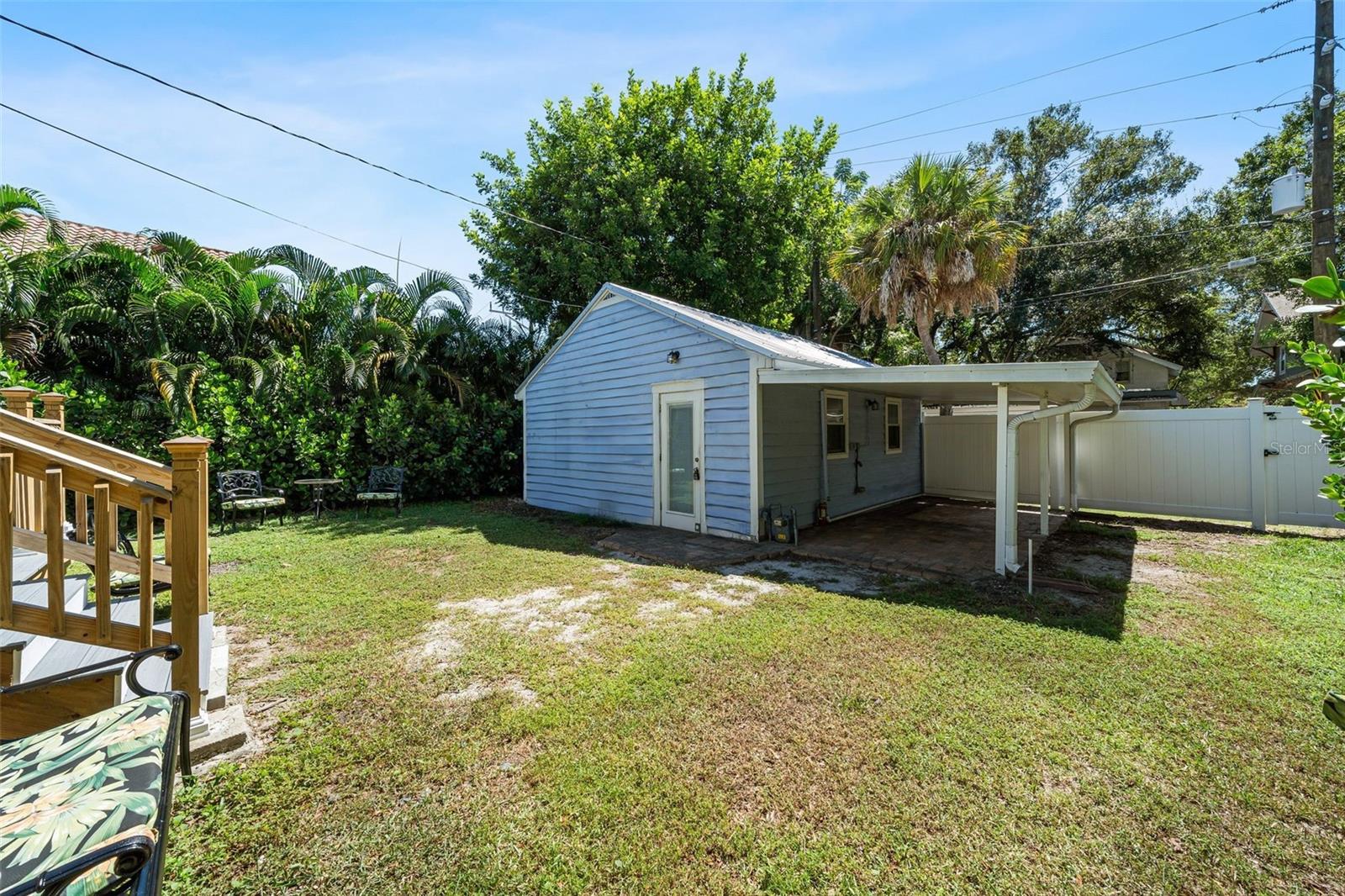 Garage & Carport