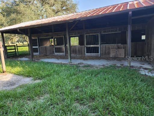 3 Stall Barn