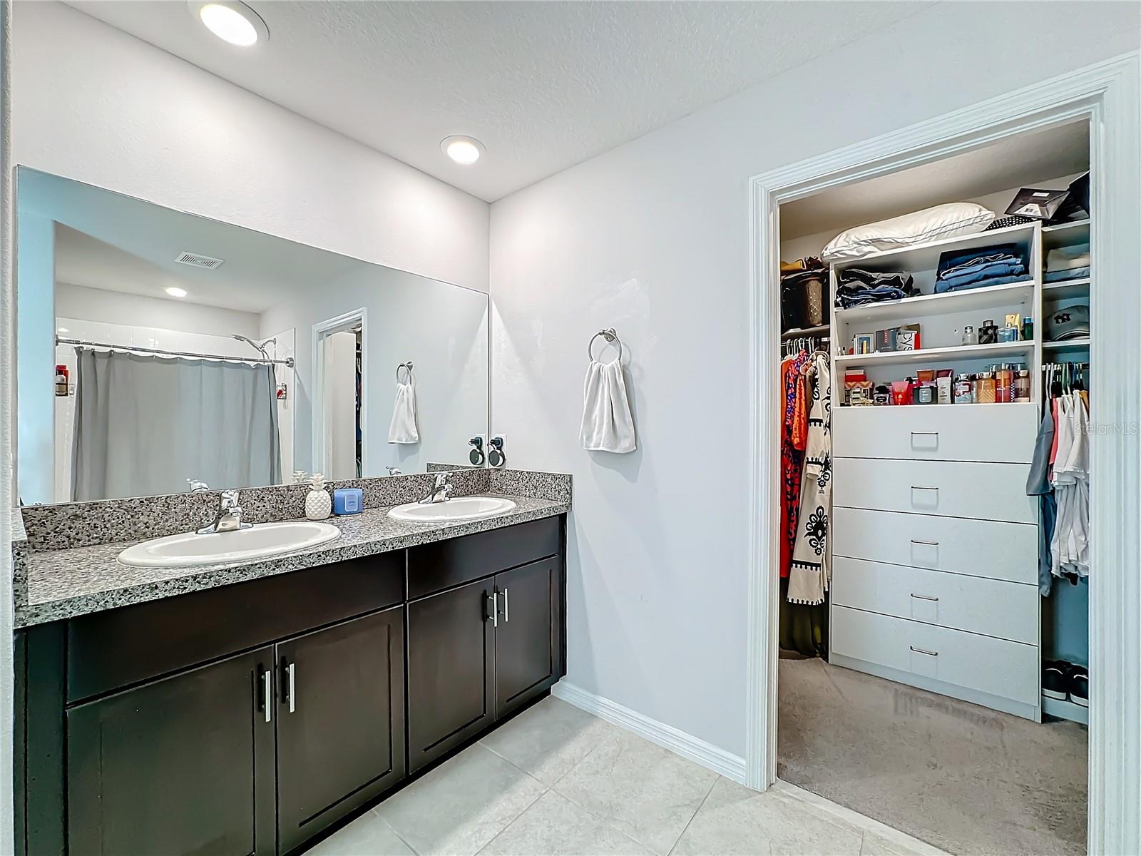 Owner's Suite's En Suite Bathroom