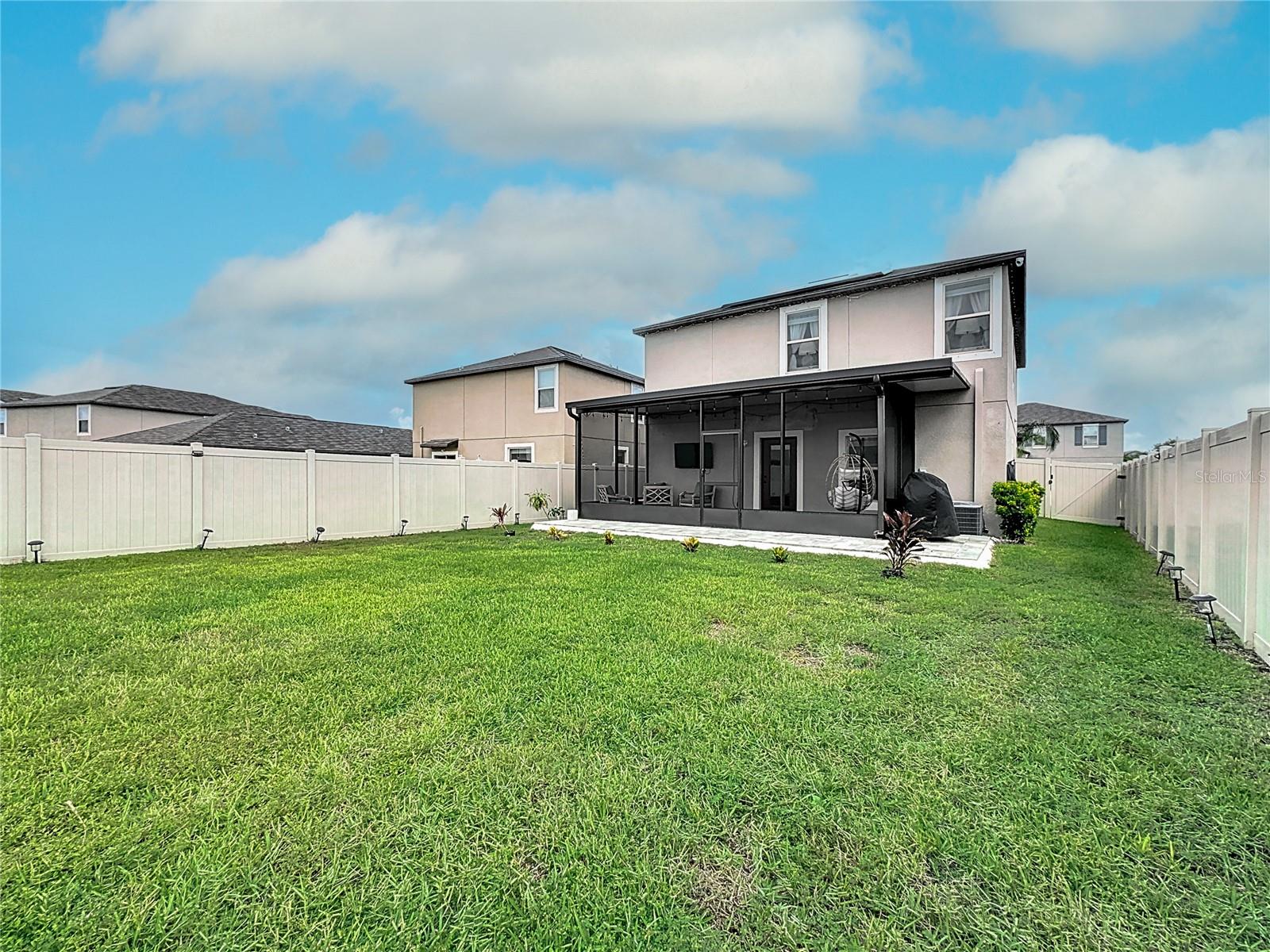 Oversized Enclosed Lanai in Large Fenced Yard