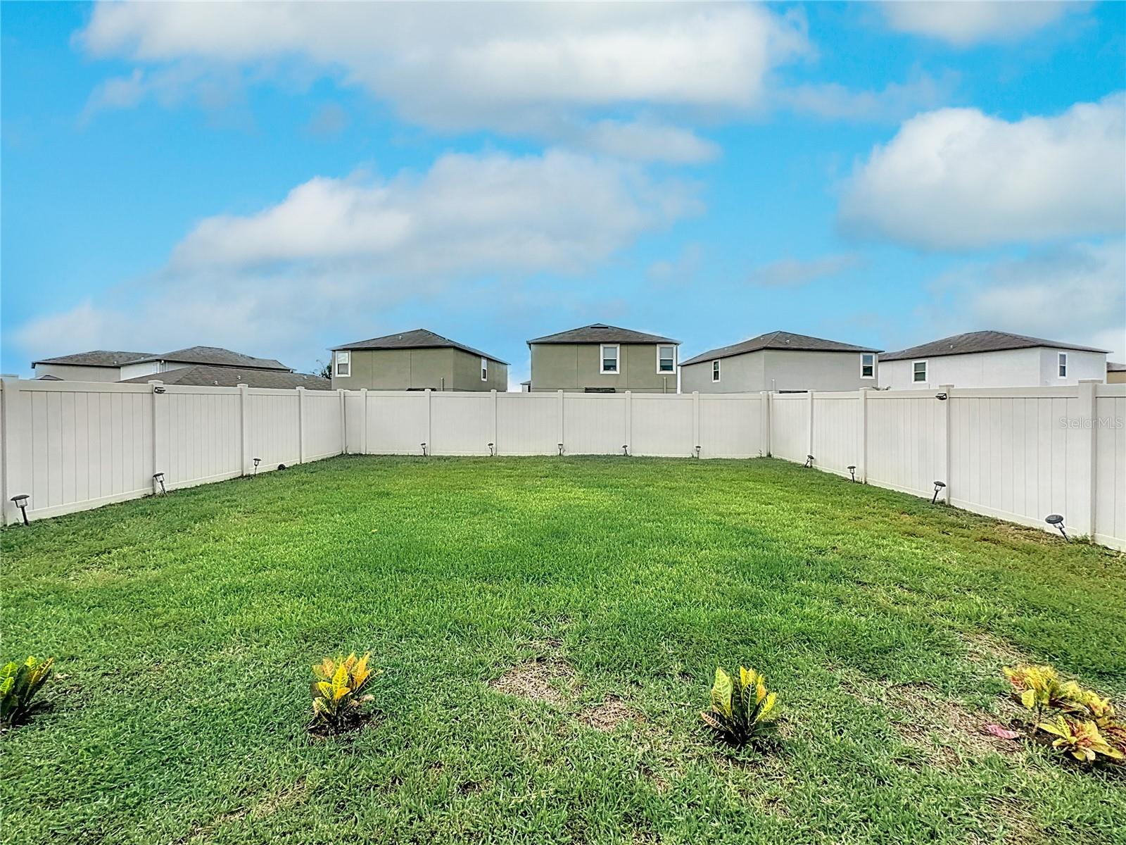 Large Fenced Yard