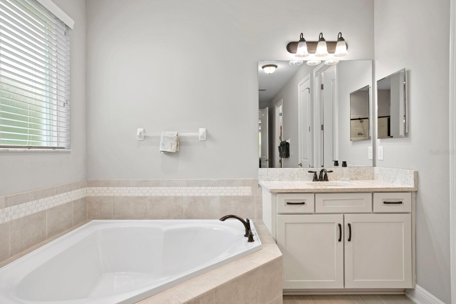 Bathtub at the primary's ensuite