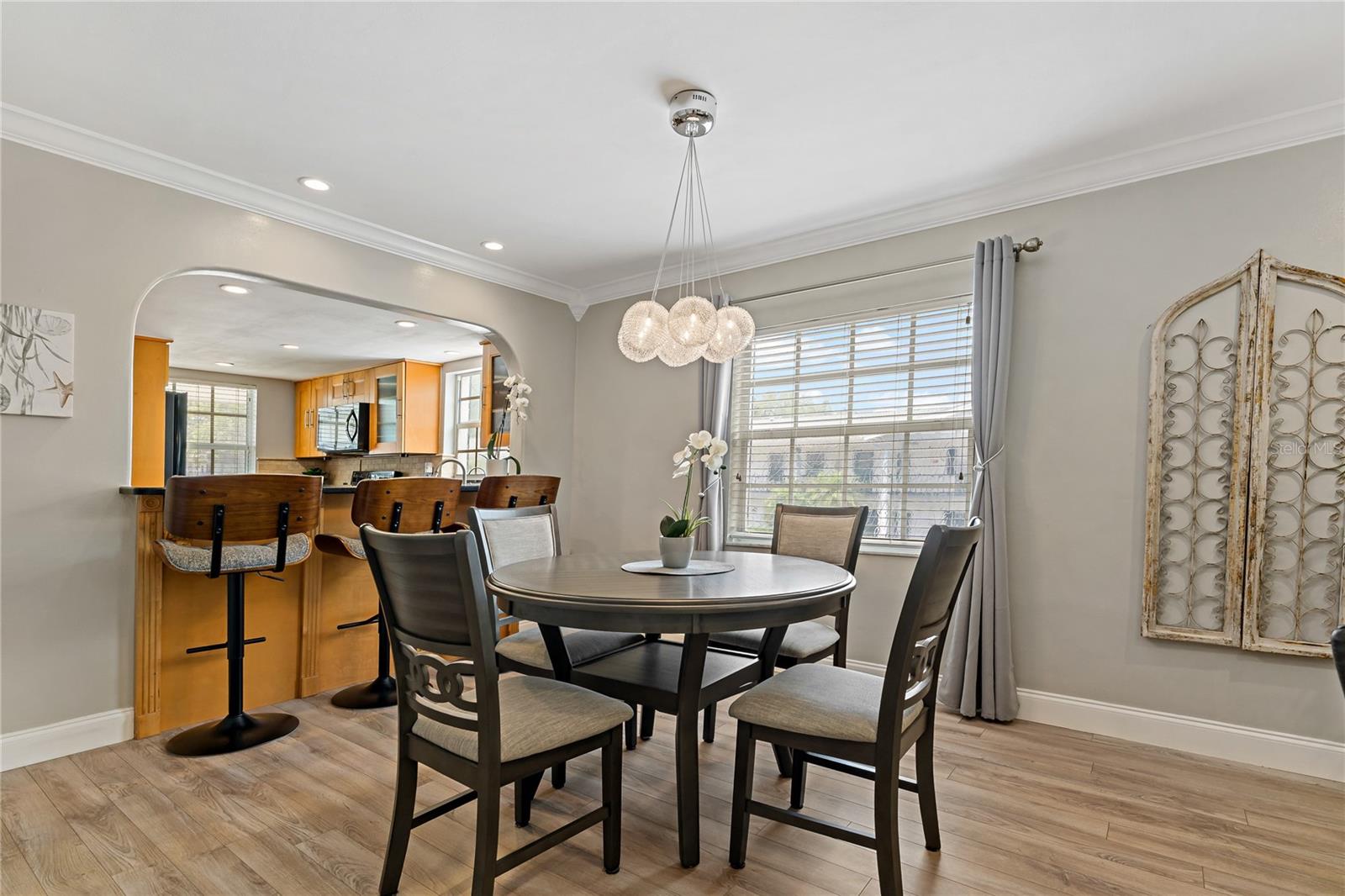 Great Room/Dining Area Looking into Kitchen Passthrough