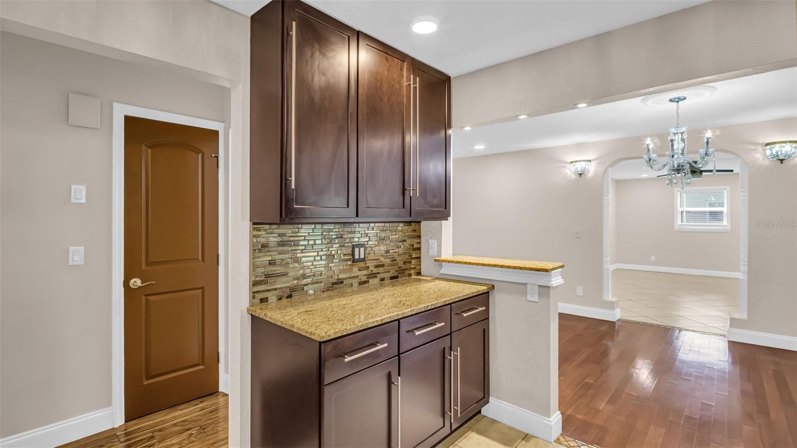 Kitchen / Dining Area