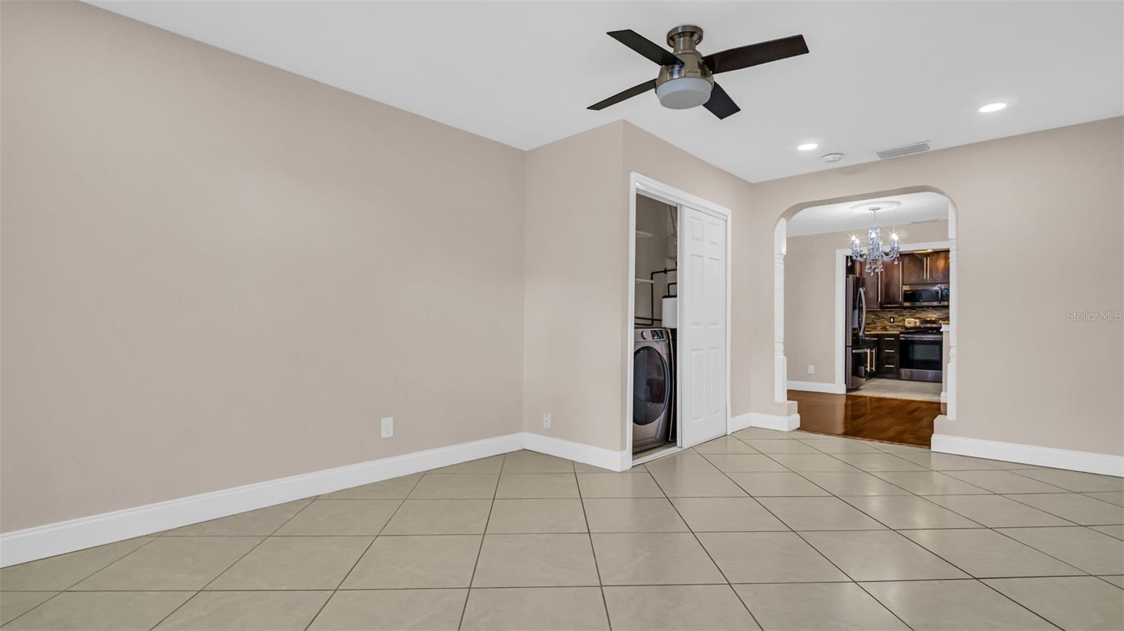 Bonus Room / Laundry Closet