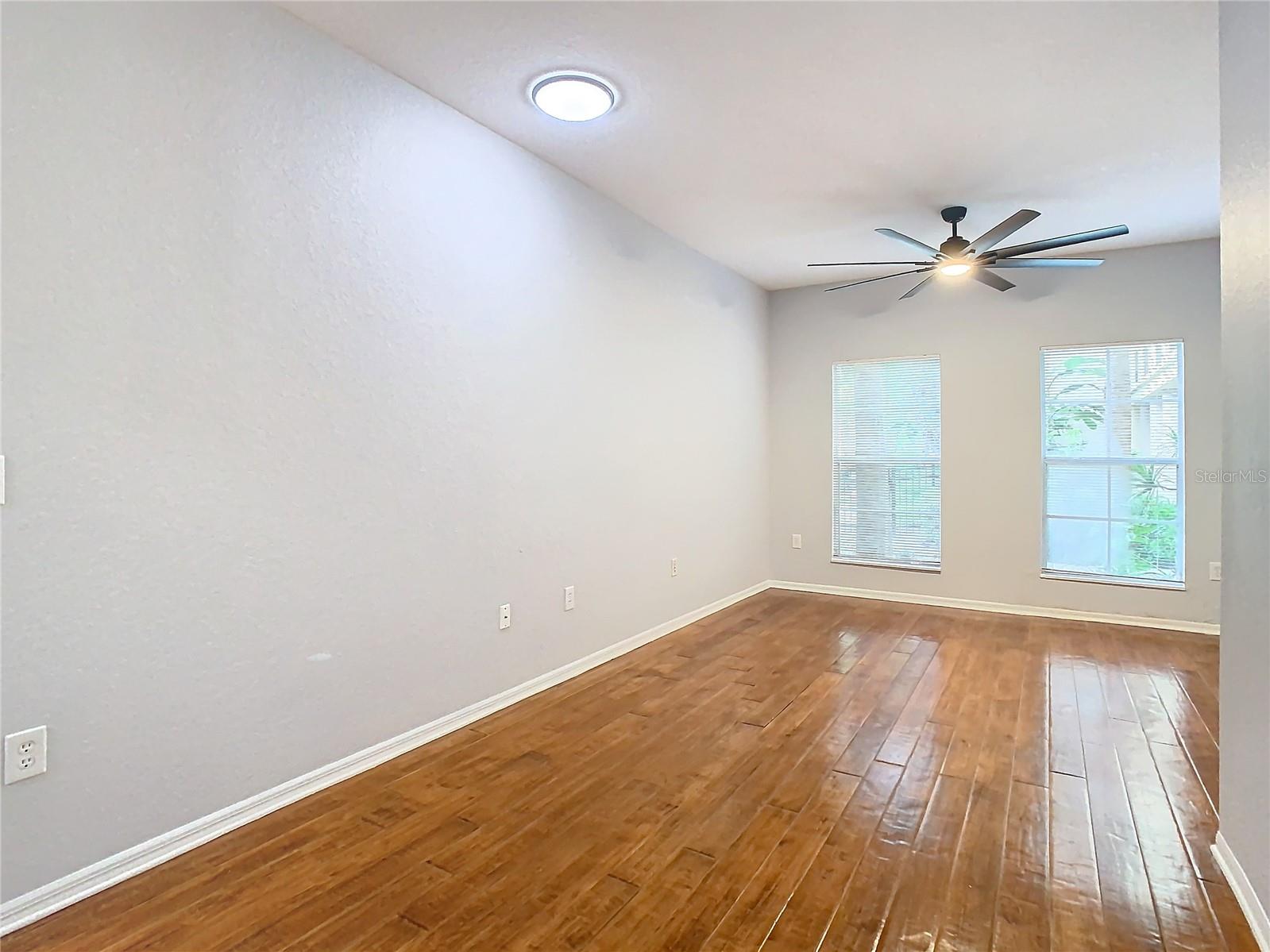 LIVING-DINING GREATROOM