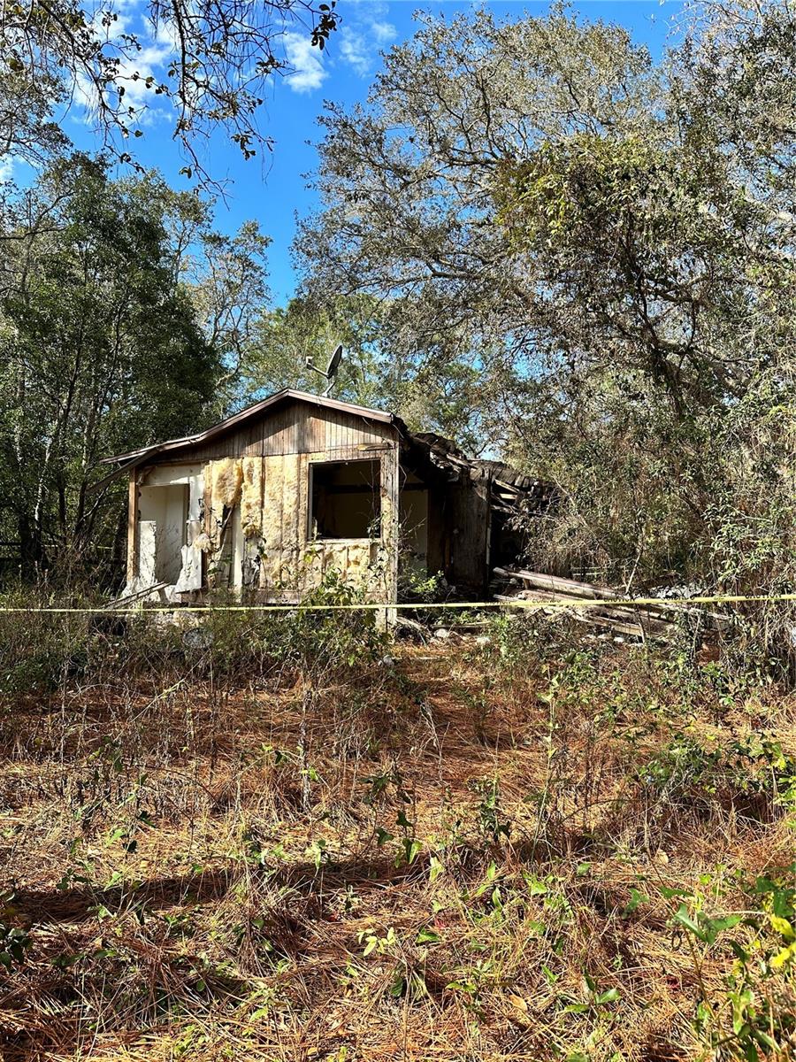 EXTRA STRUCTURE TO BE REHABBED OR DEMOED NOT INCLUDED IN LISTED SQUARE FOOTAGE