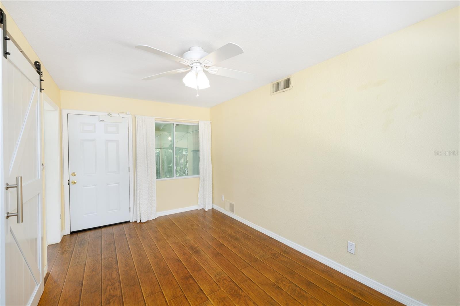 Bonus room /Patio entry