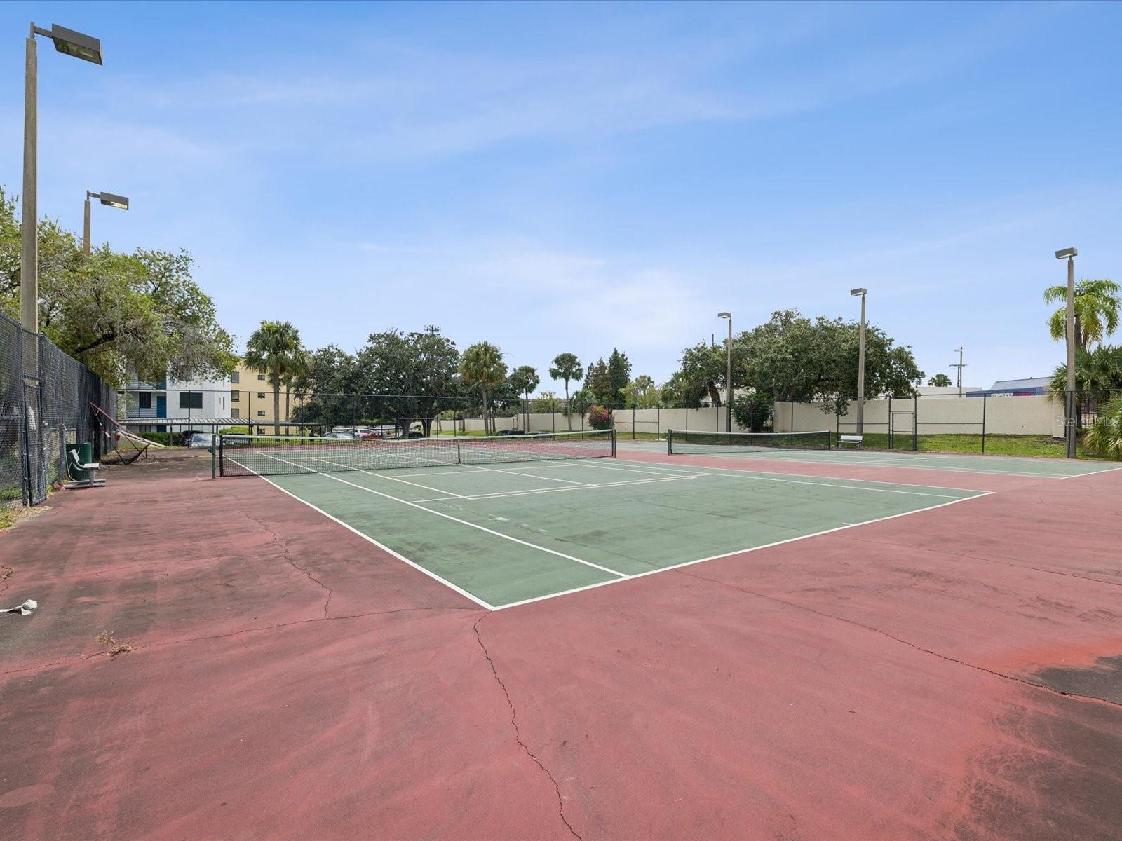 Tennis/pickle ball courts