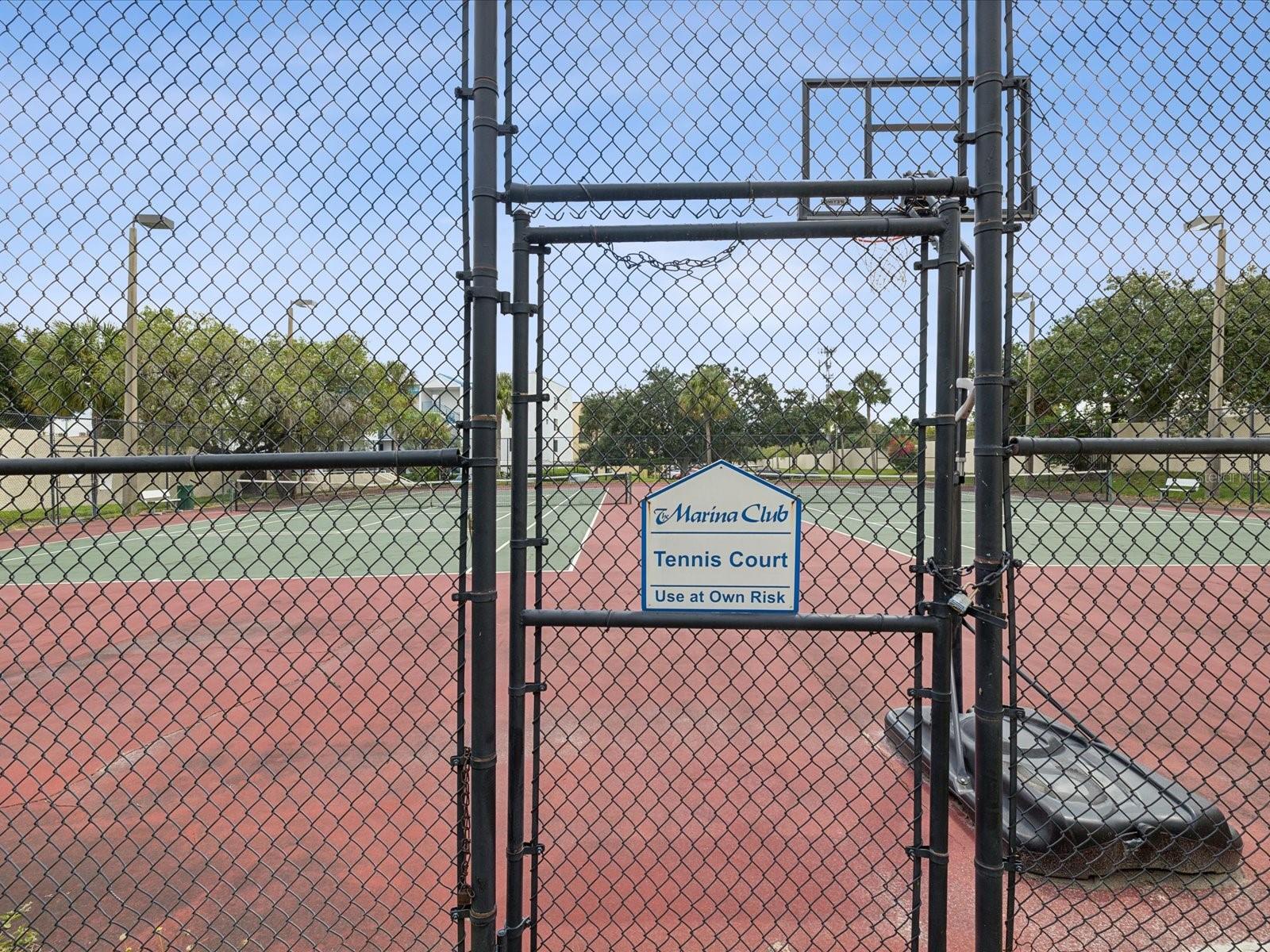 Tennis Courts/Pickle ball