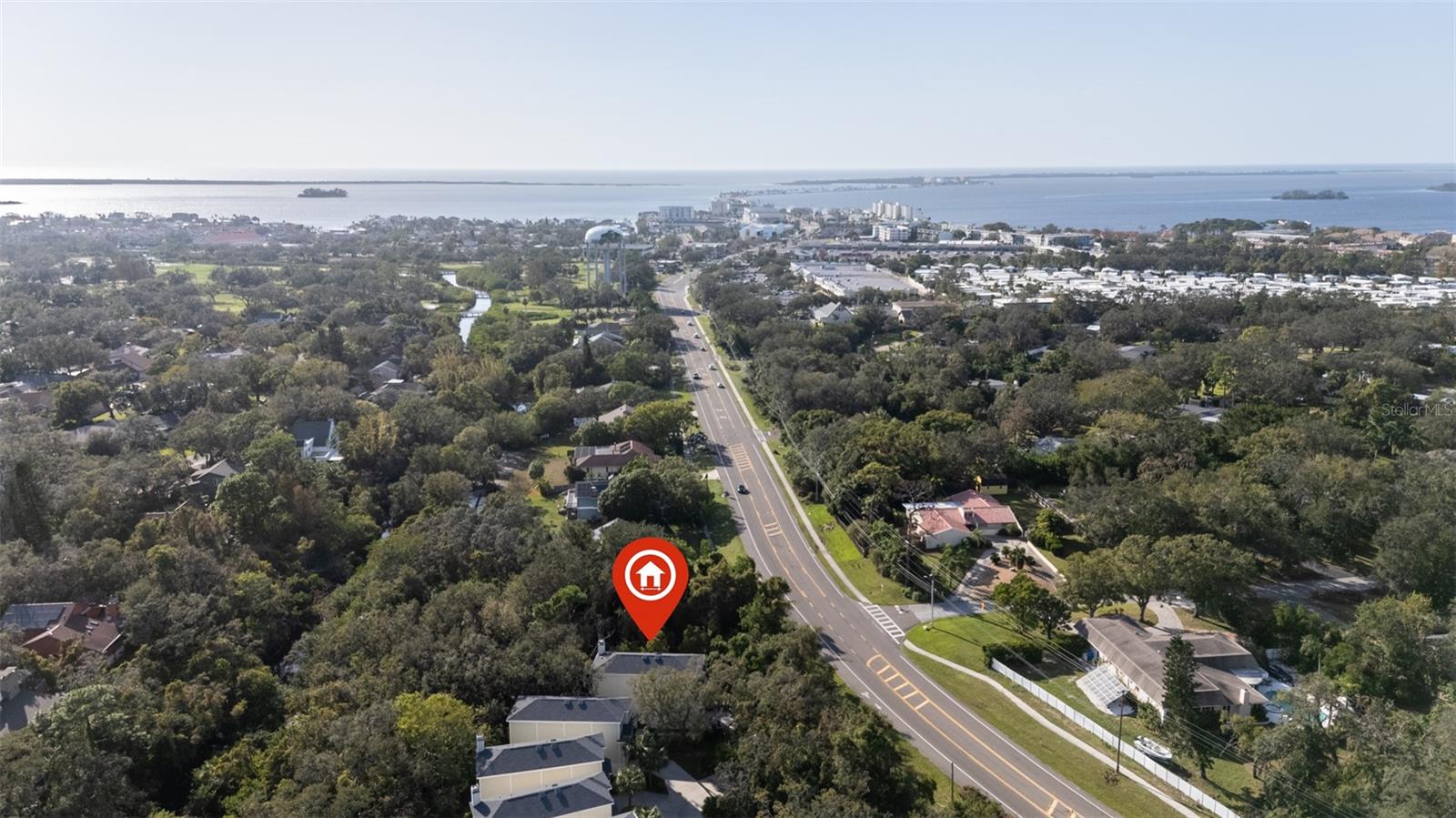 Close to the Beach!! Honeymoon Island in the Distance!