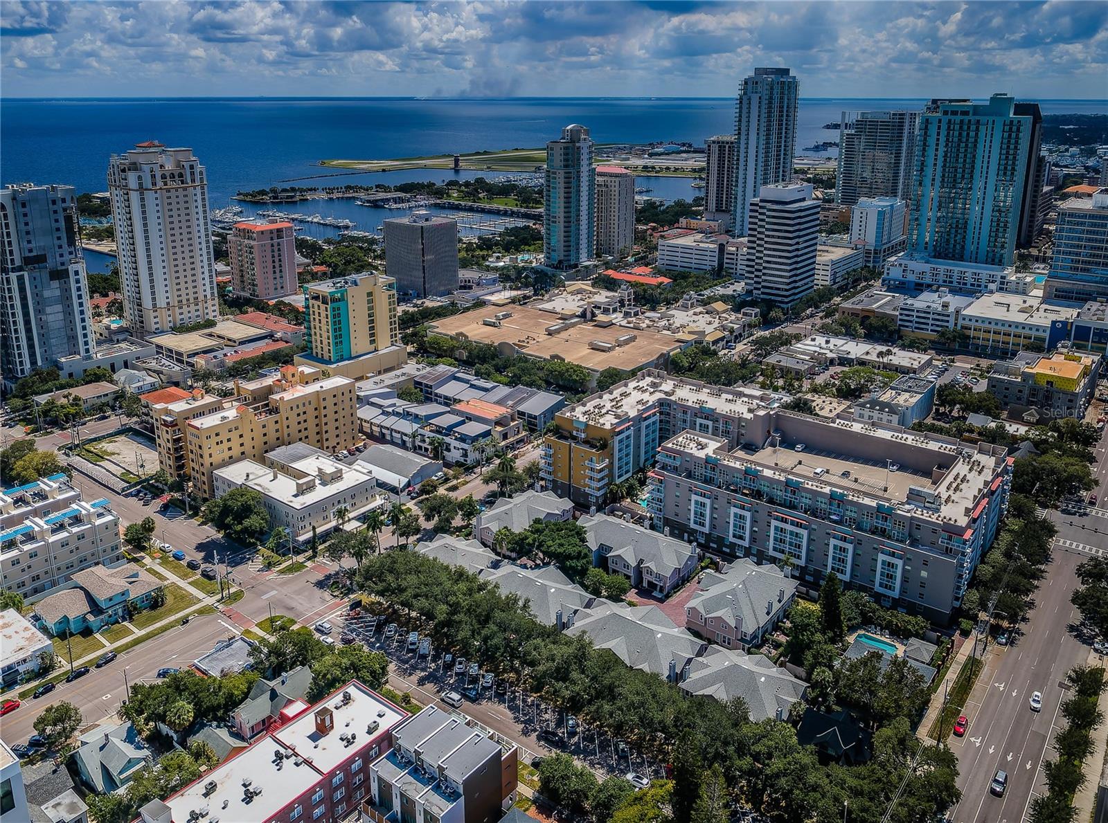 Located steps to vibrant downtown St Pete