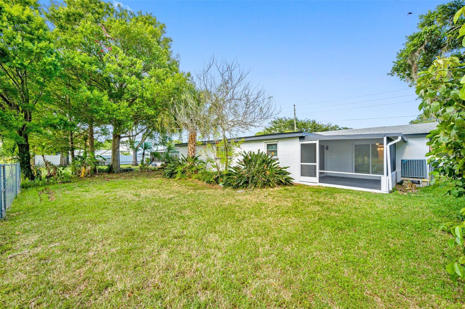 Screened in porch