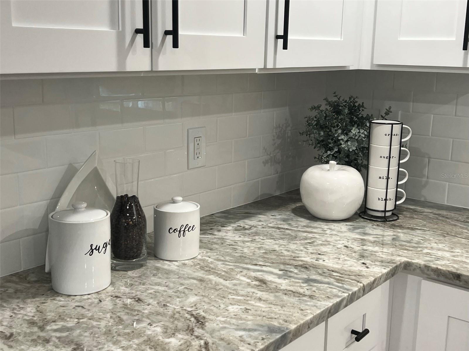 Kitchen Before -  Granite can be reused