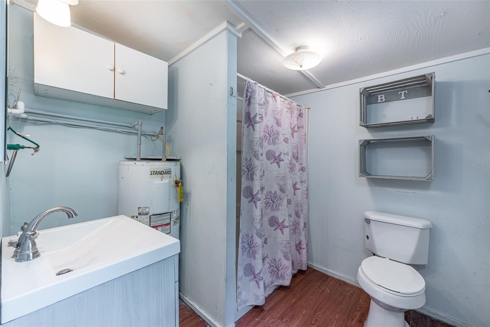 Detached In-Law Suite bathroom