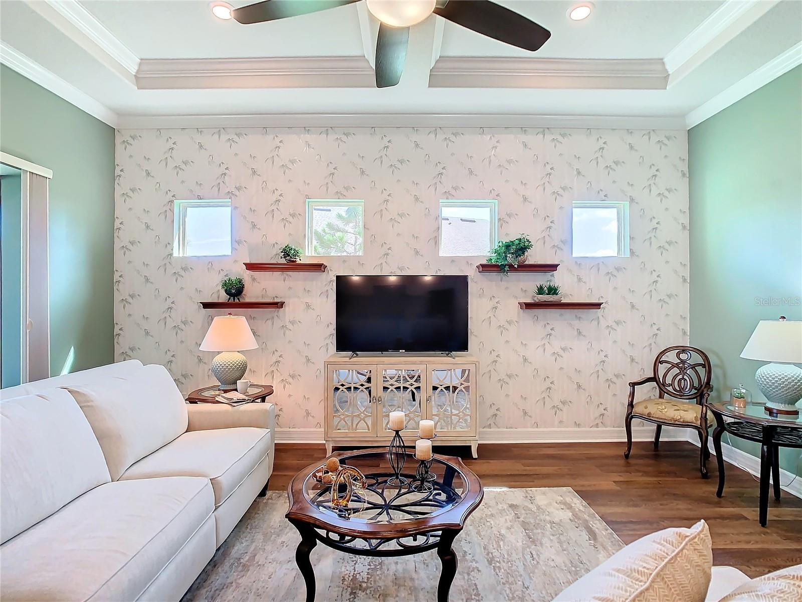 Beautiful ceiling with crown molding