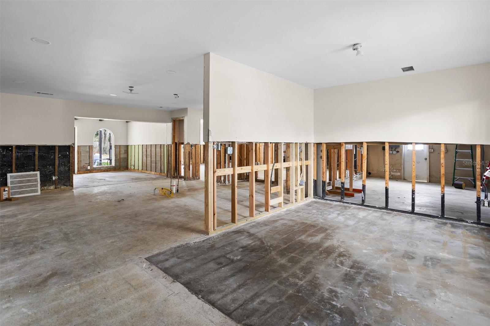 Dining area and Kitchen to right, Family Room ahead