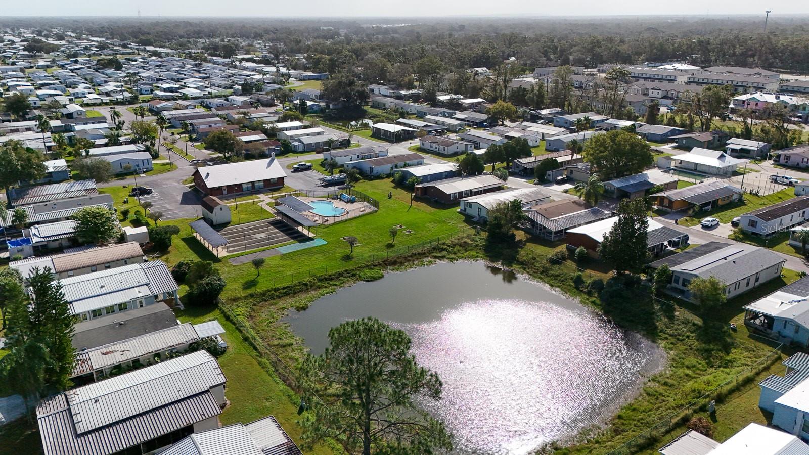 Discover the perfect blend of comfort and community in this beautifully maintained 1,300 sq. ft. mobile home located in the desirable Sandlewood Homes.