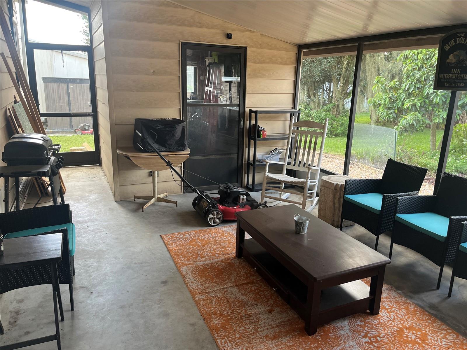 Large back porch area with separate utility room