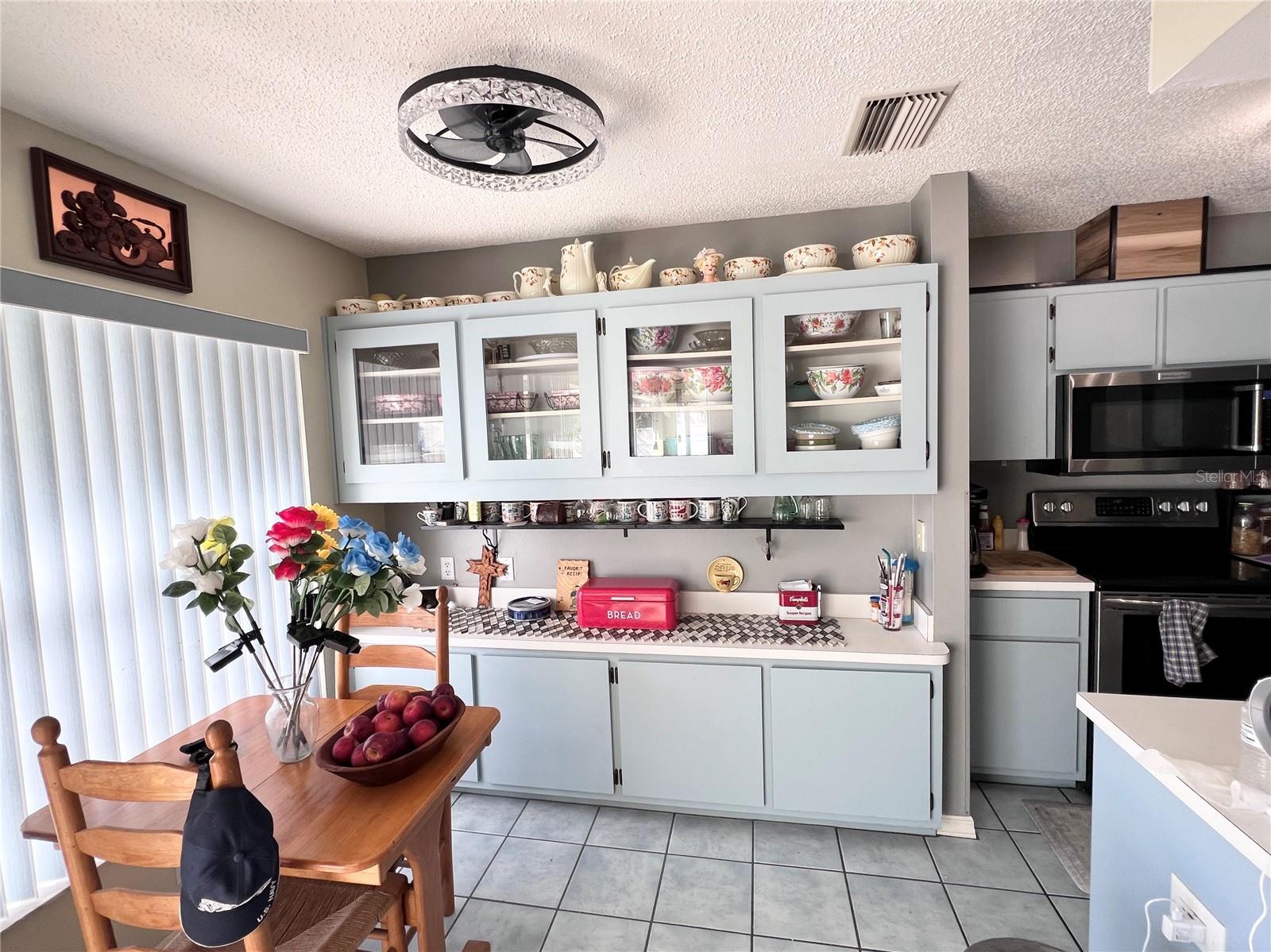 breakfast nook with built in