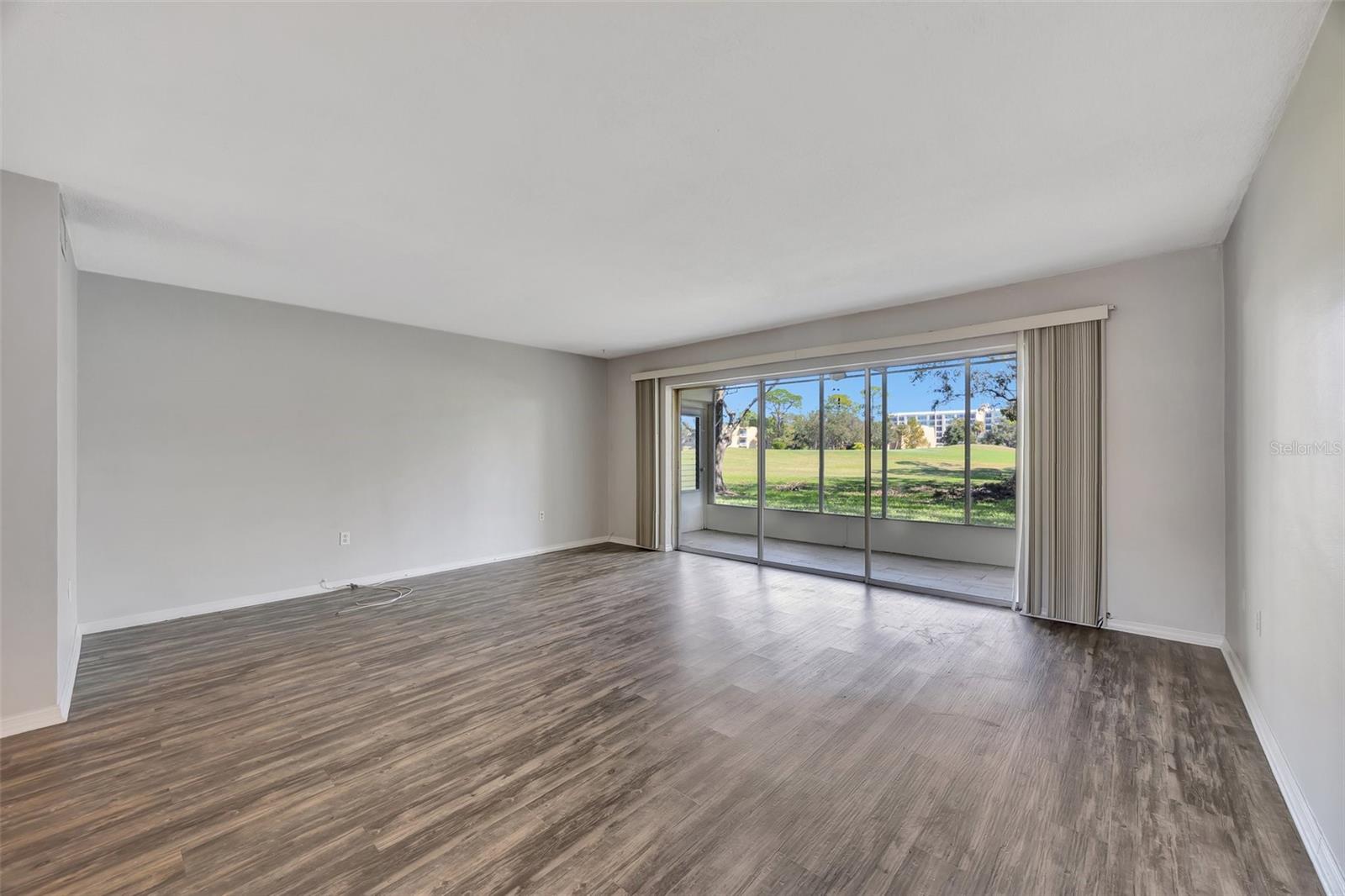 Living dining area