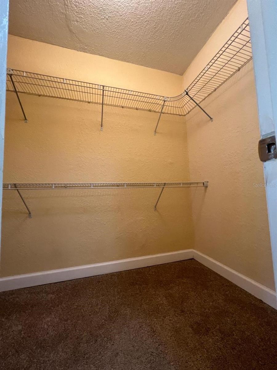 2nd bed walk-in closet