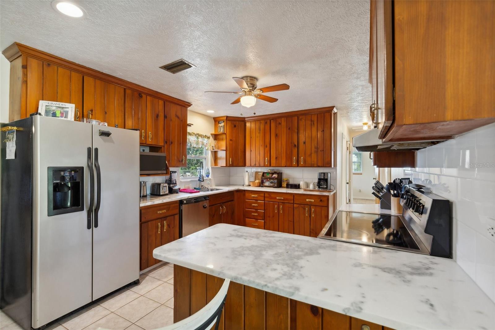 Kitchen with Solid Wood Cabinetry