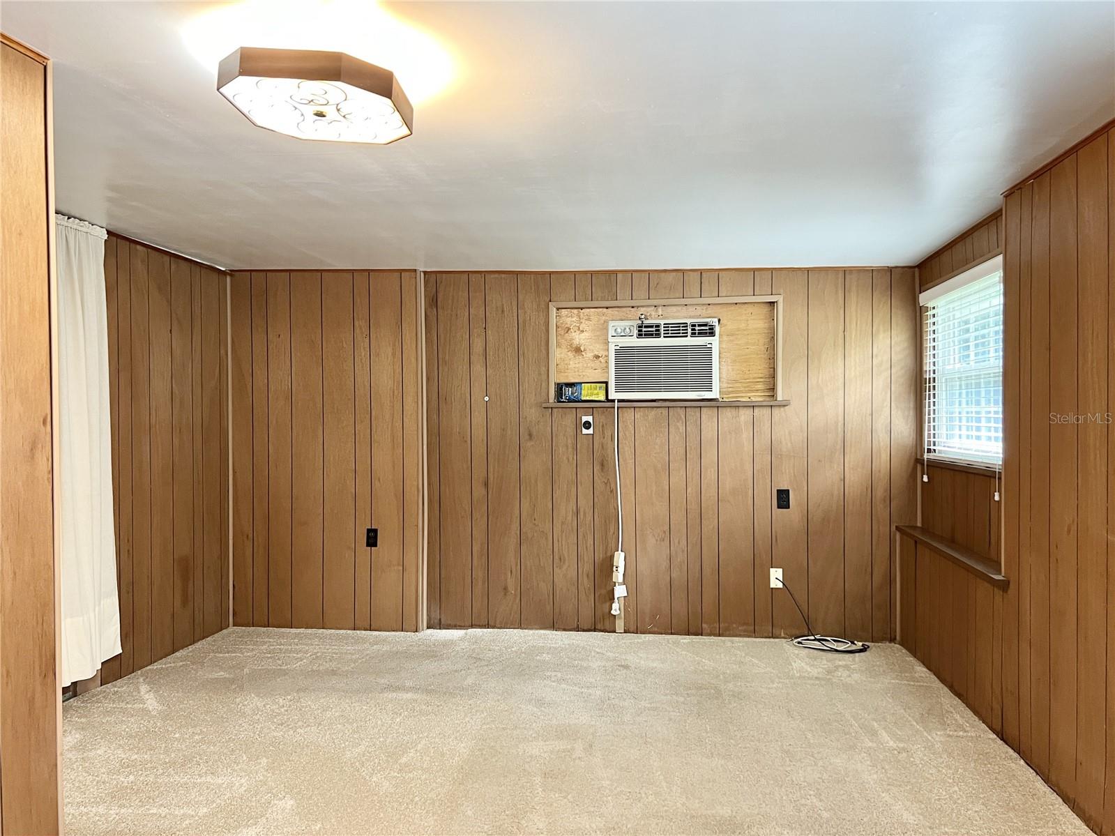 Primary Bedroom - Carpeting