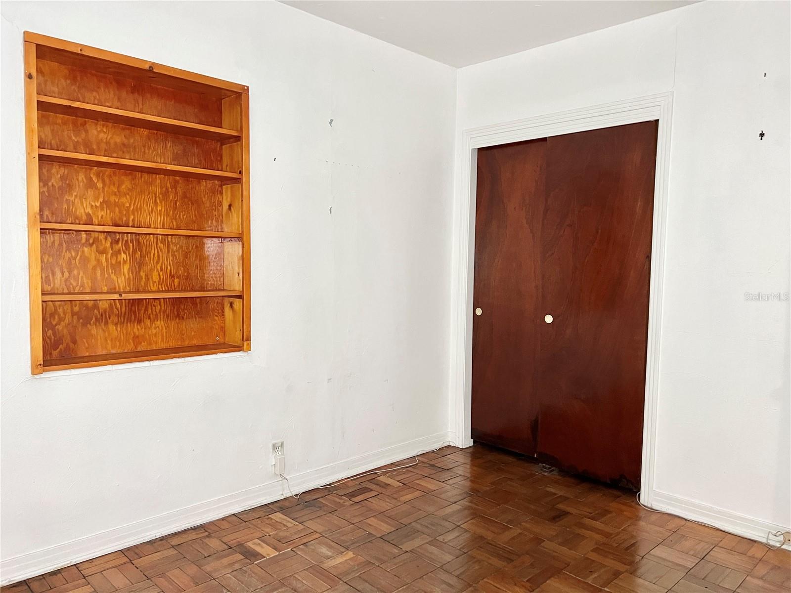 2nd Bedroom - Double Closet and Ceiling Fan