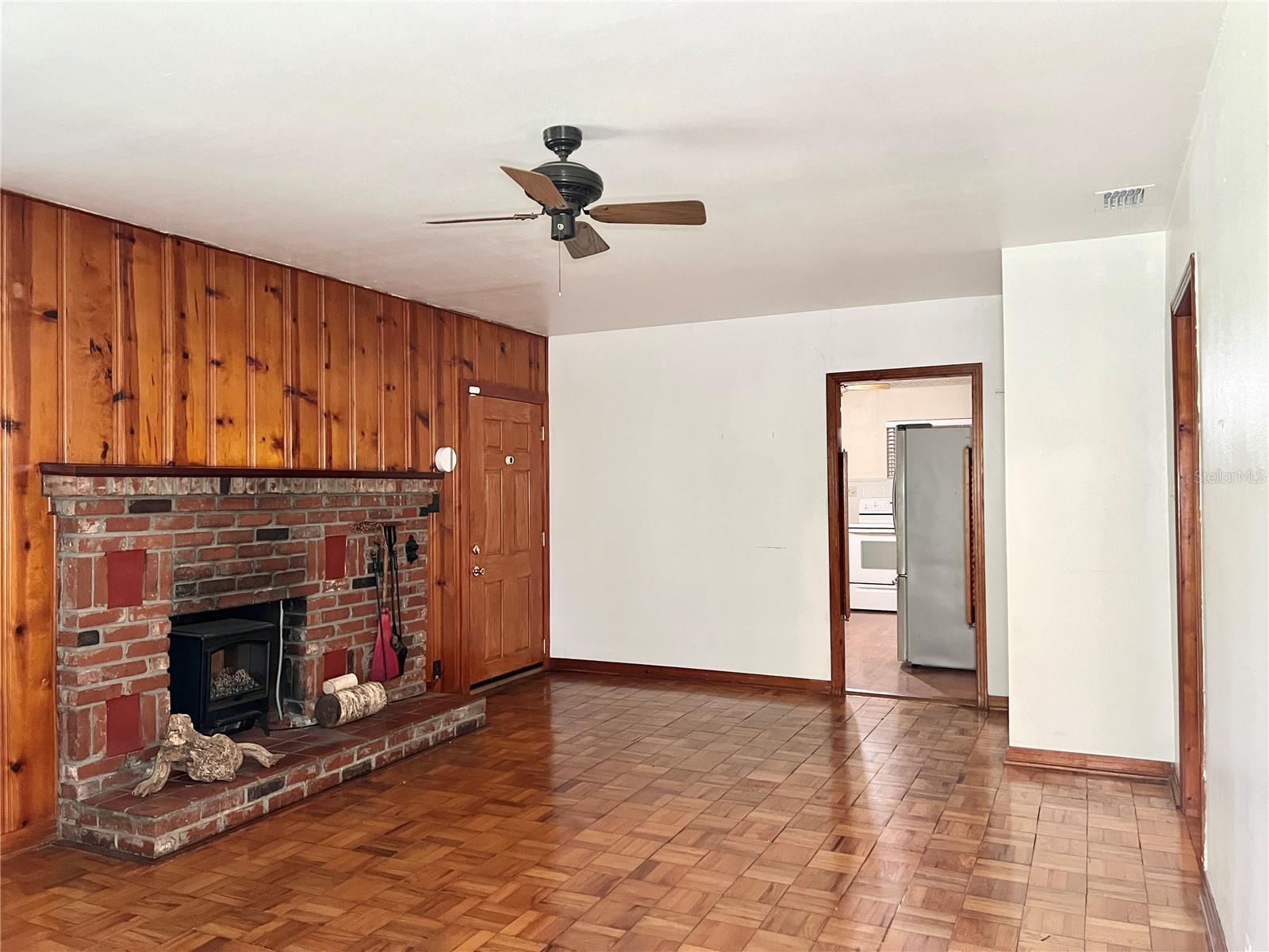 Living Area - Parquet Floors