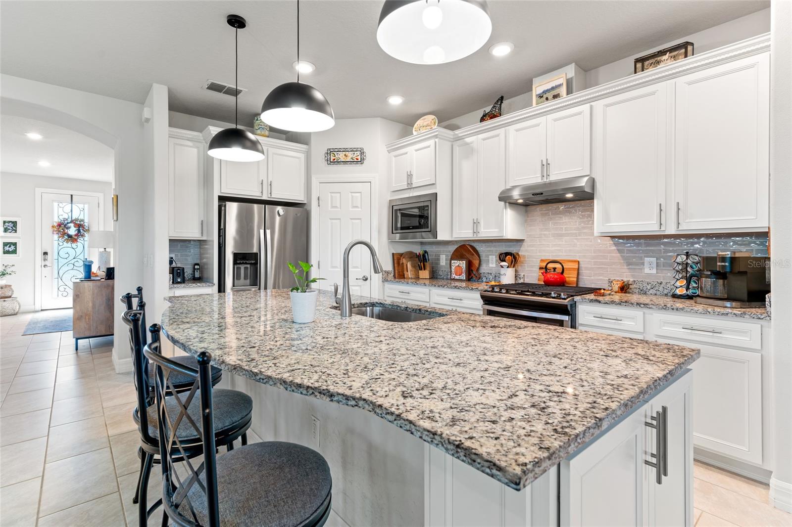 Beautiful kitchen with upgraded cabinetry