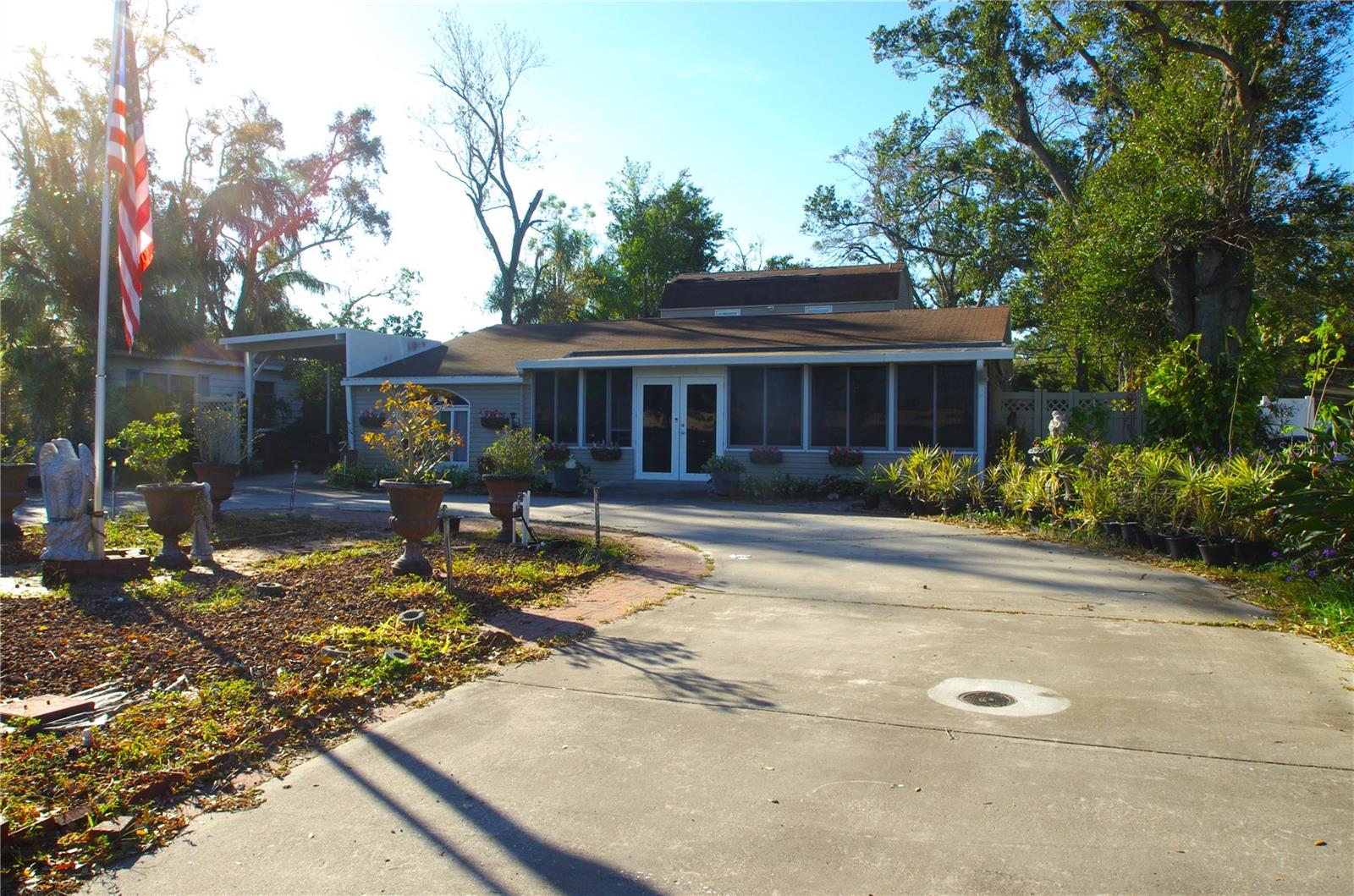 View to studio. Many possibilities with this exceptional, 960 sq ft  space!