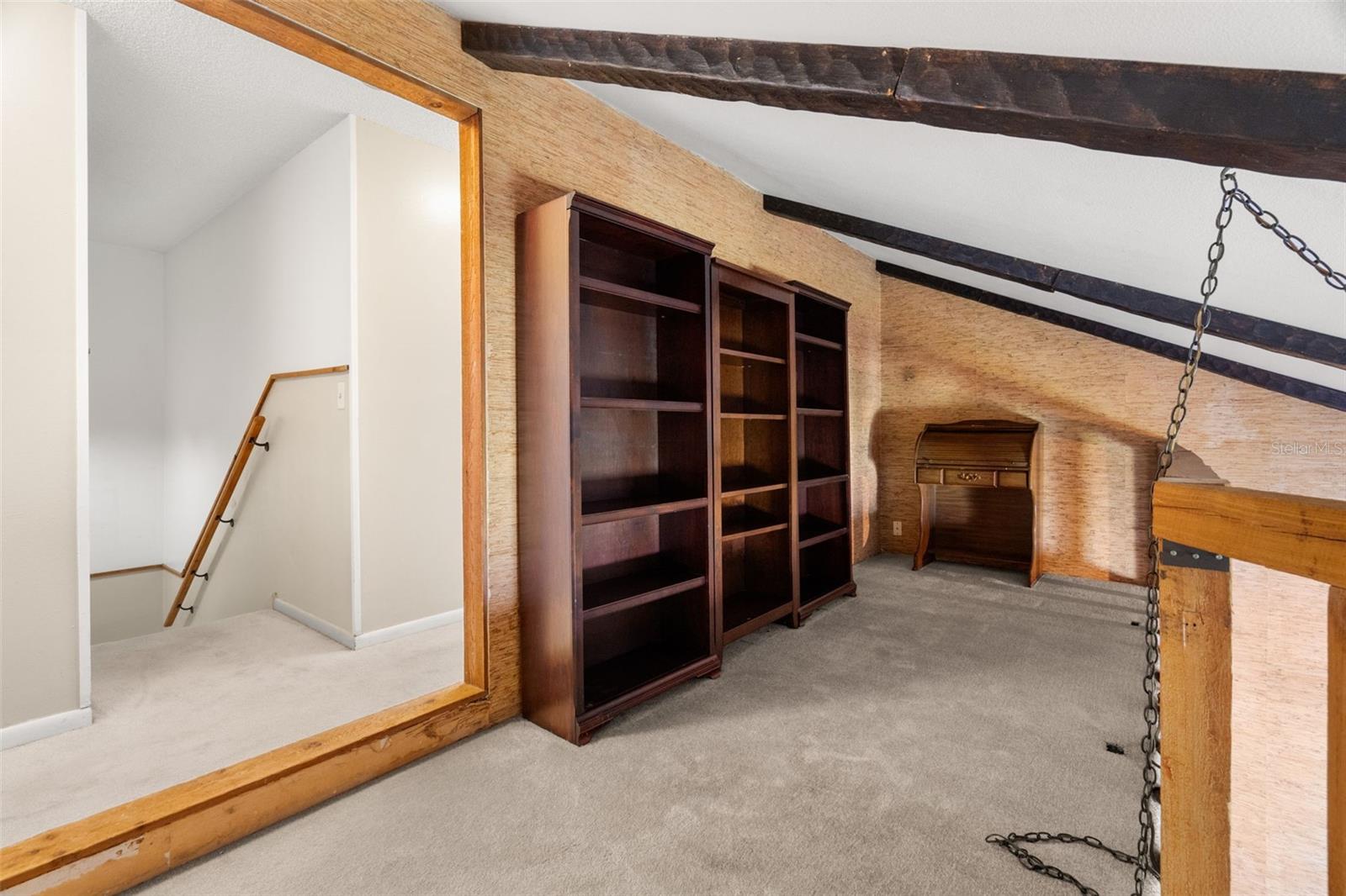 Large Loft upstairs / Home Office Space